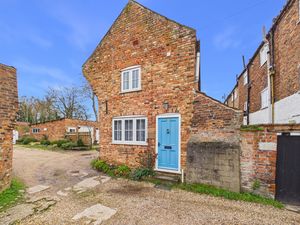 Round Corner Cottage- click for photo gallery